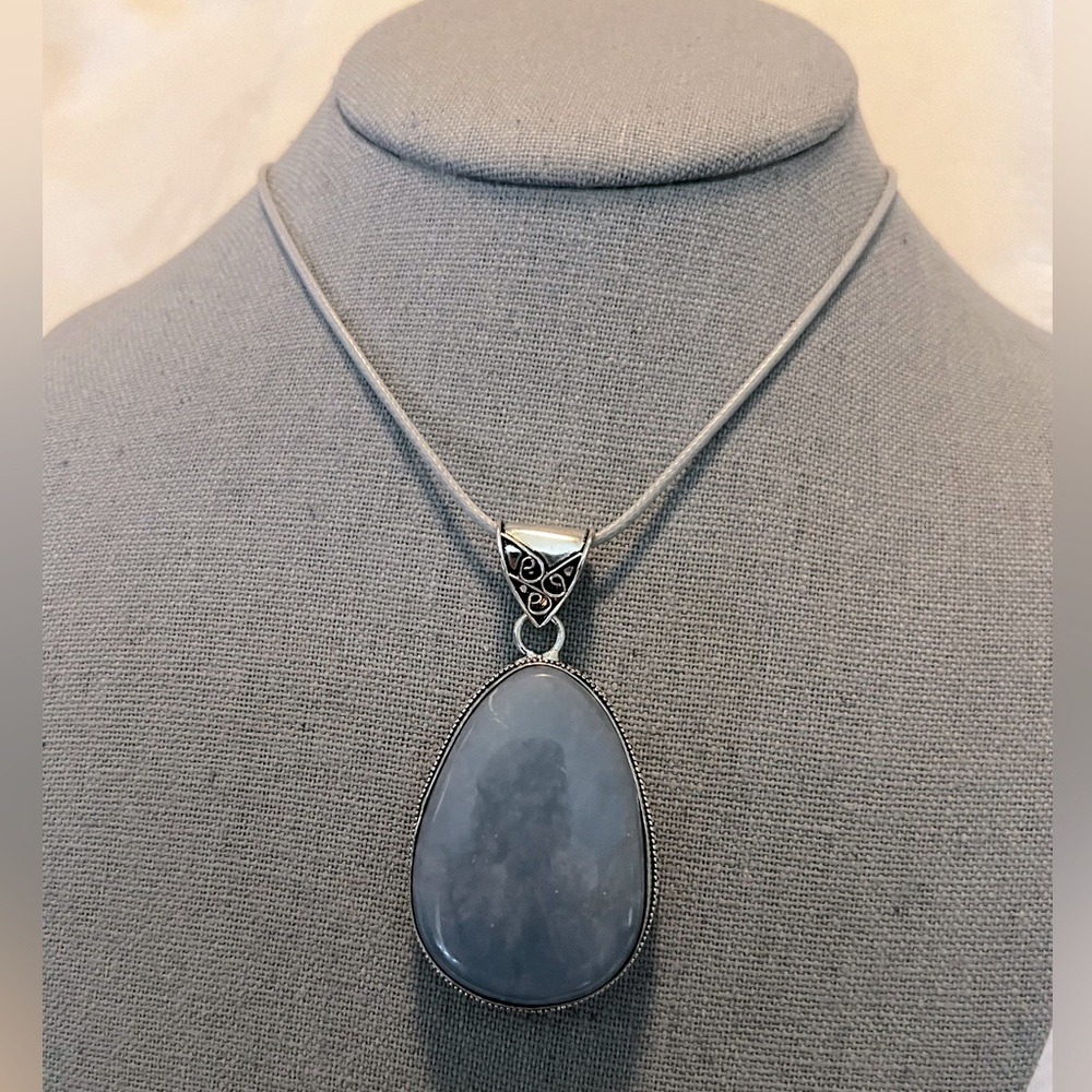 NWOT Blue Owyhee Opal Pendant Natural Stone Choker Necklace